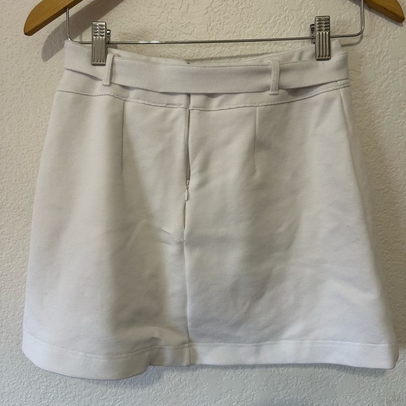 Maeve Belted White Mini Skirt - Size XS - Picture 2 of 6